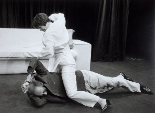 Edward Albee: Äktenskapsspelet, Lilla Teatern. Frej Lindqvist, Lilga Kovanko. 1991.
Foto: Kari Hakli. Teaterföreningen Lillans arkiv, Svenska litteratursällskapet i Finland.